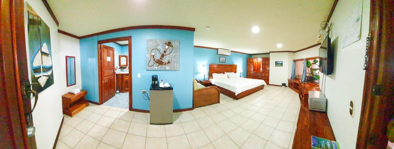 Fish Hook Marina Hotel Golfito Buitenkant foto