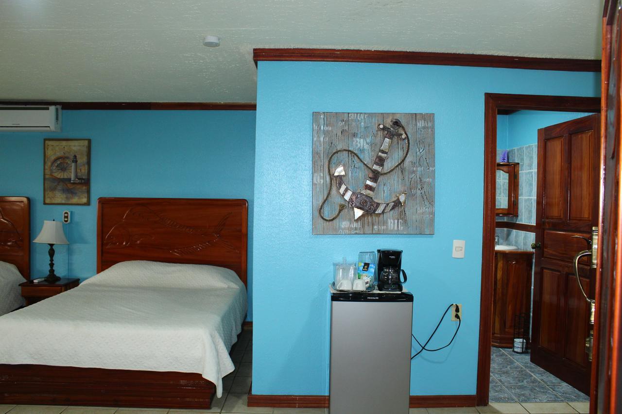 Fish Hook Marina Hotel Golfito Buitenkant foto