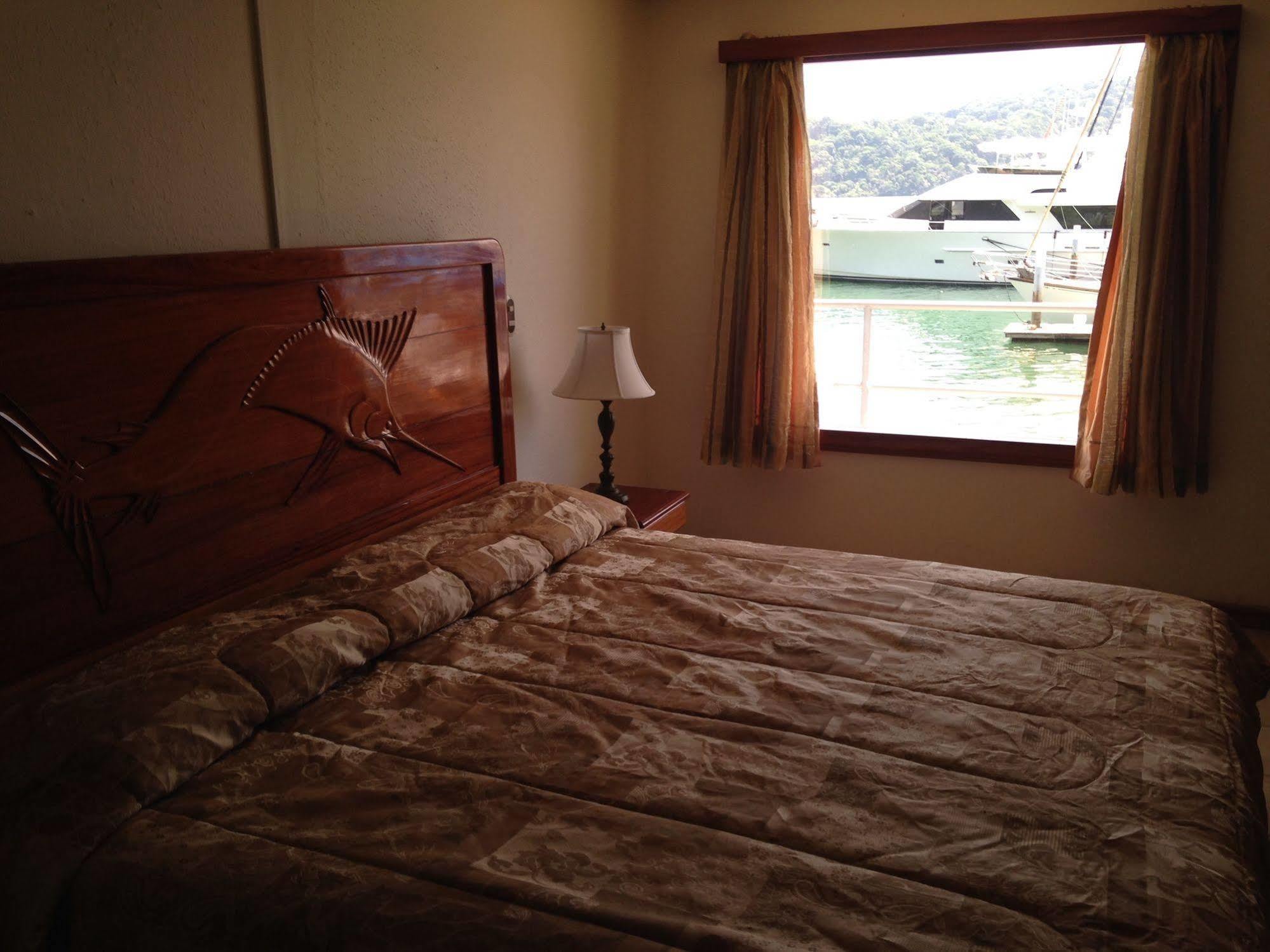 Fish Hook Marina Hotel Golfito Buitenkant foto