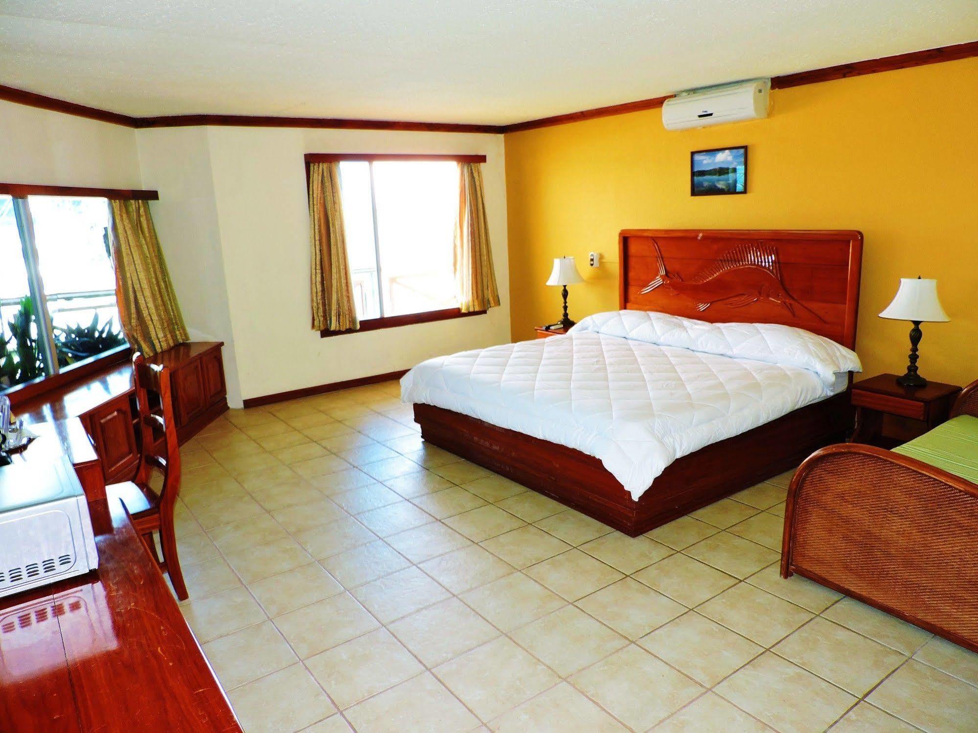 Fish Hook Marina Hotel Golfito Buitenkant foto